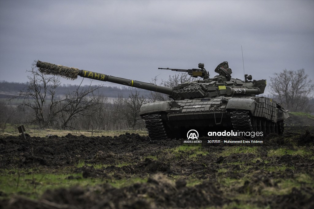 Ukrainian Army reinforces their tank brigade through firing practice in Zaporizhzhia