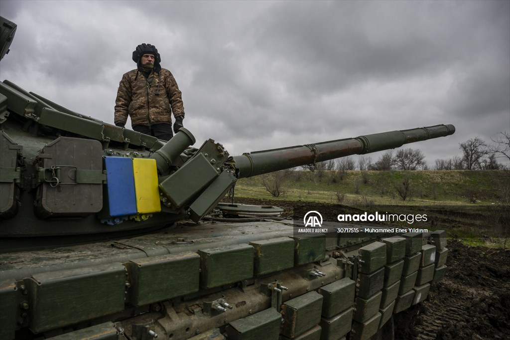 Ukrainian Army reinforces their tank brigade through firing practice in Zaporizhzhia