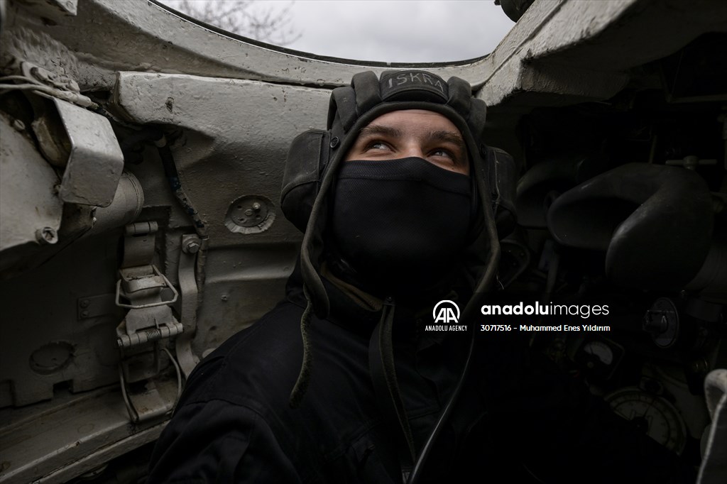 Ukrainian Army reinforces their tank brigade through firing practice in Zaporizhzhia