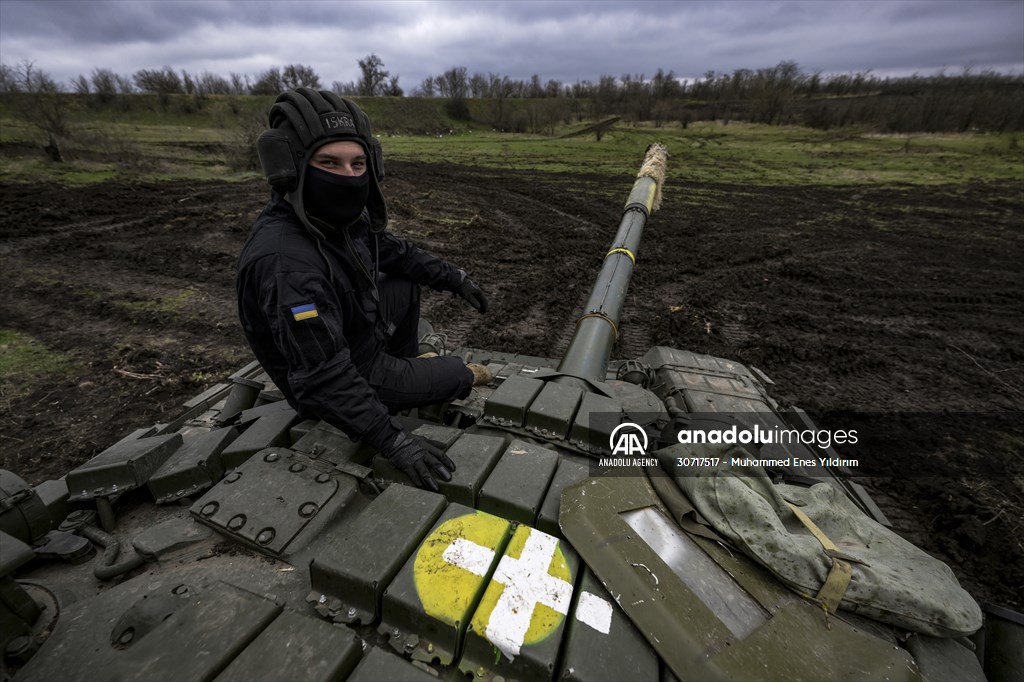 Ukrainian Army reinforces their tank brigade through firing practice in Zaporizhzhia