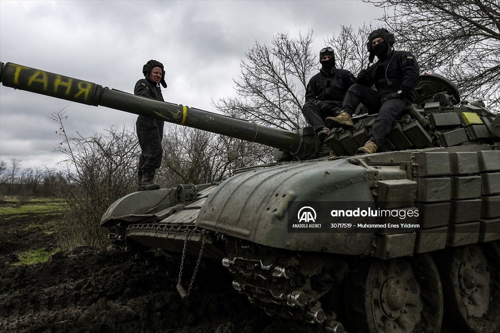 Ukrainian Army reinforces their tank brigade through firing practice in Zaporizhzhia