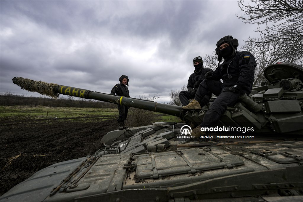 Ukrainian Army reinforces their tank brigade through firing practice in Zaporizhzhia
