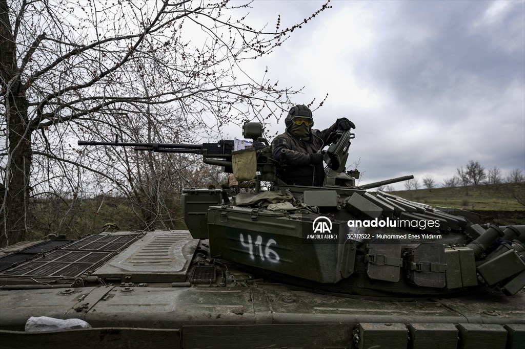 Ukrainian Army reinforces their tank brigade through firing practice in Zaporizhzhia