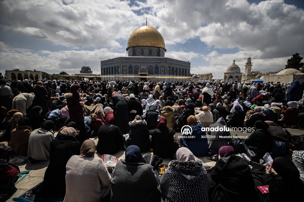 Second Friday prayer of Ramadan at Al-Aqsa