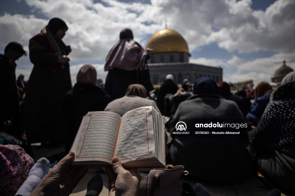 Second Friday prayer of Ramadan at Al-Aqsa