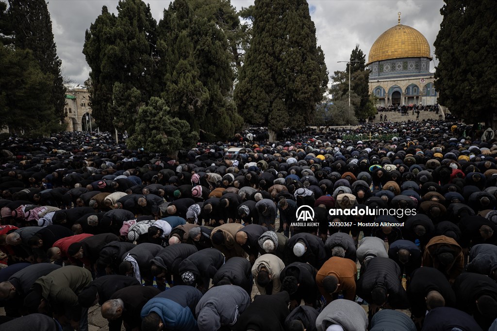 Second Friday prayer of Ramadan at Al-Aqsa