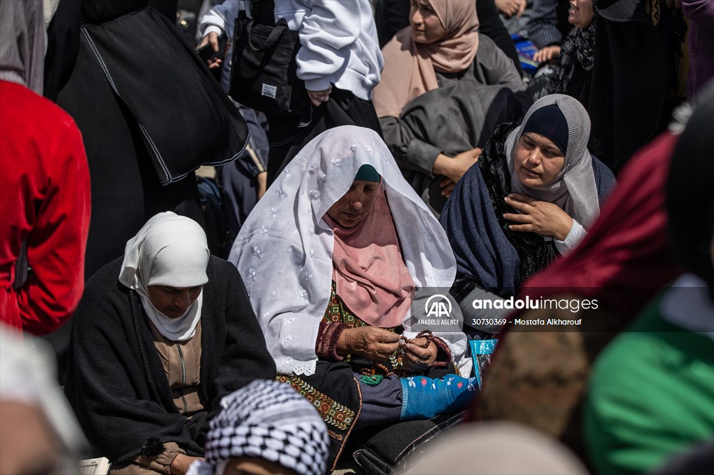 Second Friday prayer of Ramadan at Al-Aqsa