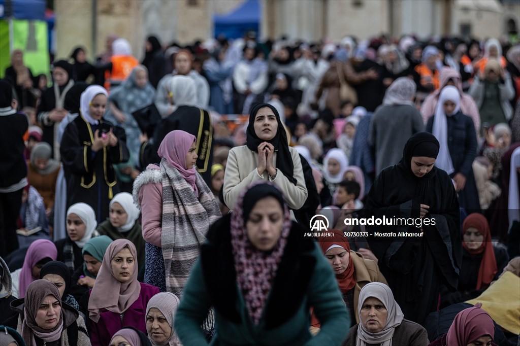 Second Friday prayer of Ramadan at Al-Aqsa