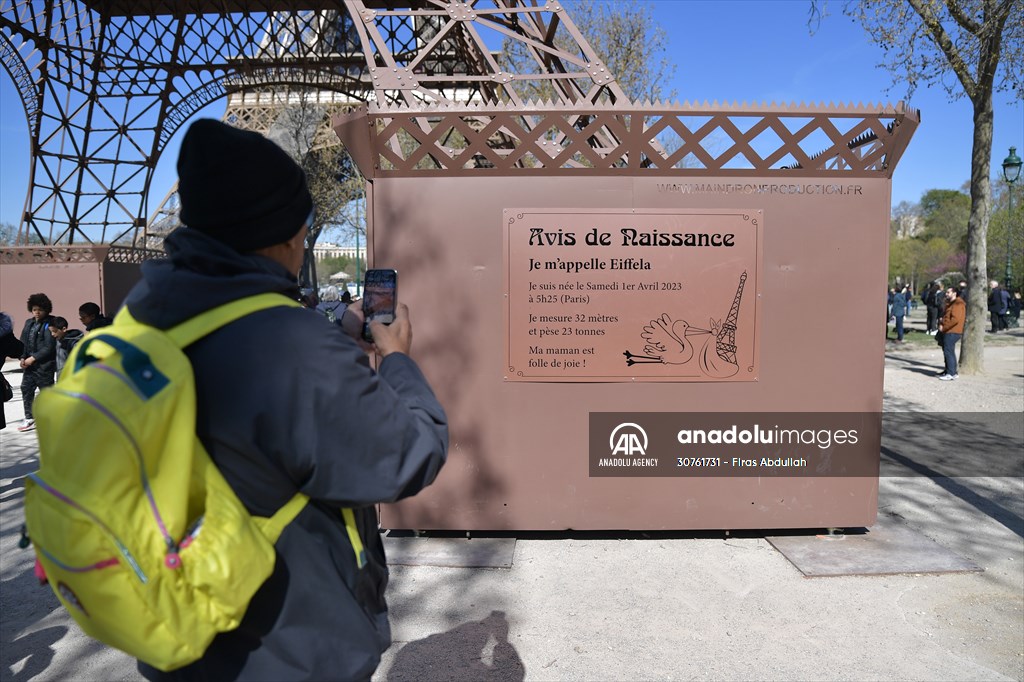 The piece of art 'Eiffela Tower' in Paris