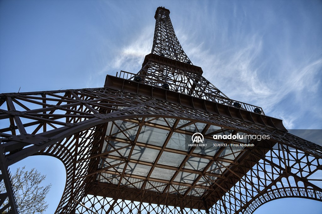 The piece of art 'Eiffela Tower' in Paris
