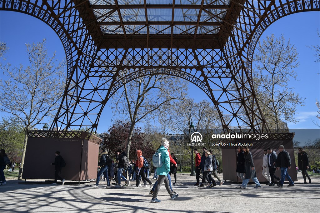 The piece of art 'Eiffela Tower' in Paris