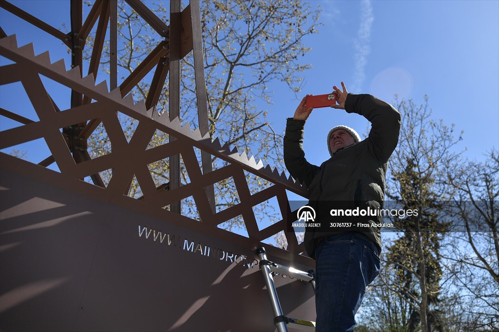The piece of art 'Eiffela Tower' in Paris