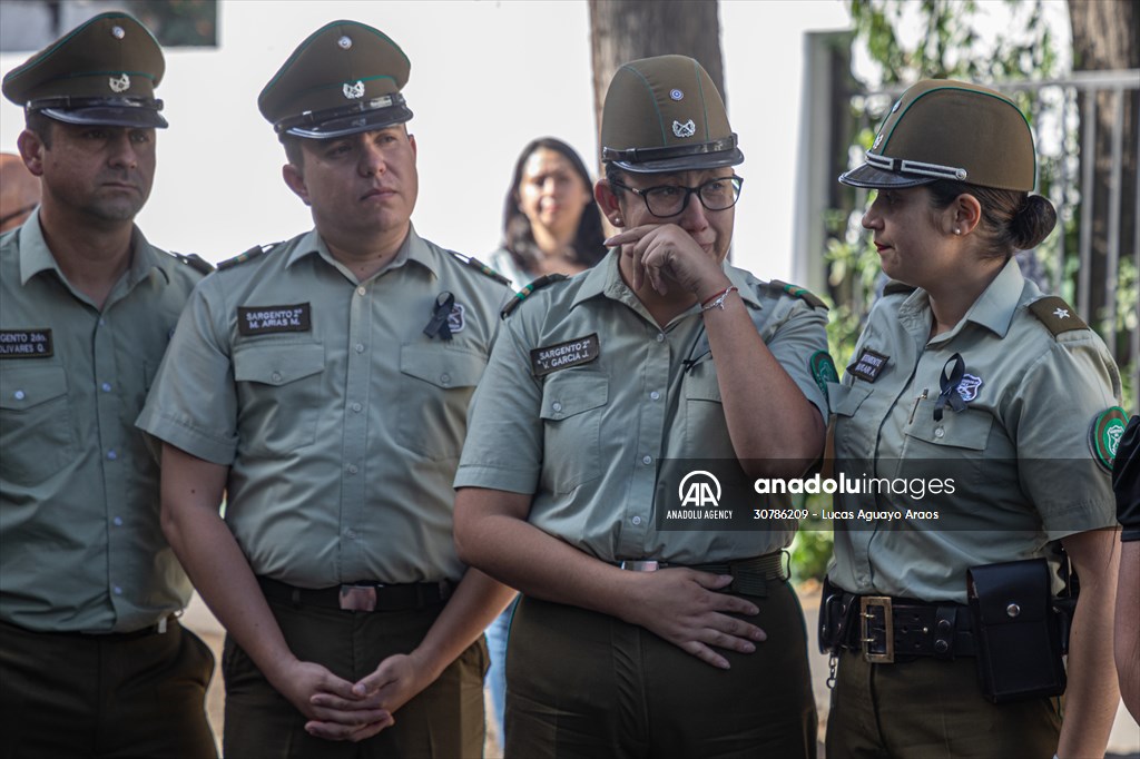 Chileans pay tribute to police officer killed by criminals