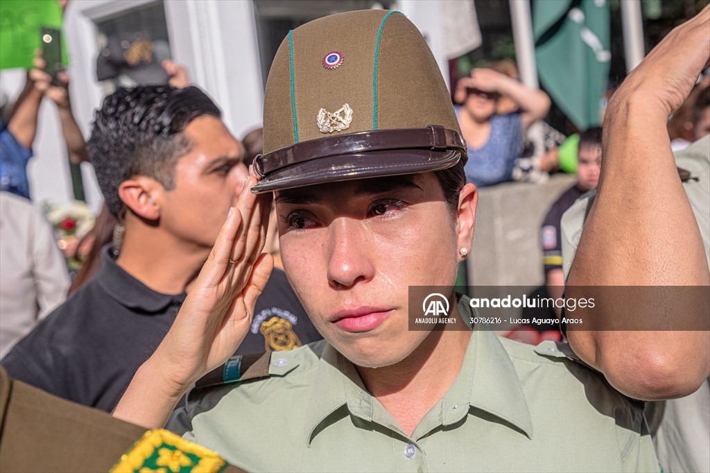 Chileans pay tribute to police officer killed by criminals