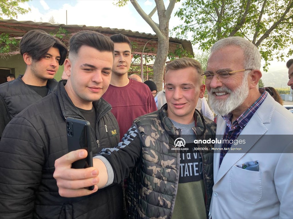 AK Parti Manisa Milletvekili Adayı Yenişehirlioğlu, Alaşehir'de çiftçilerle buluştu