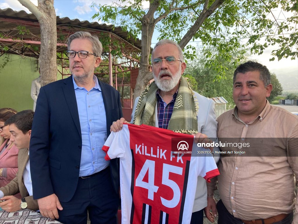 AK Parti Manisa Milletvekili Adayı Yenişehirlioğlu, Alaşehir'de çiftçilerle buluştu