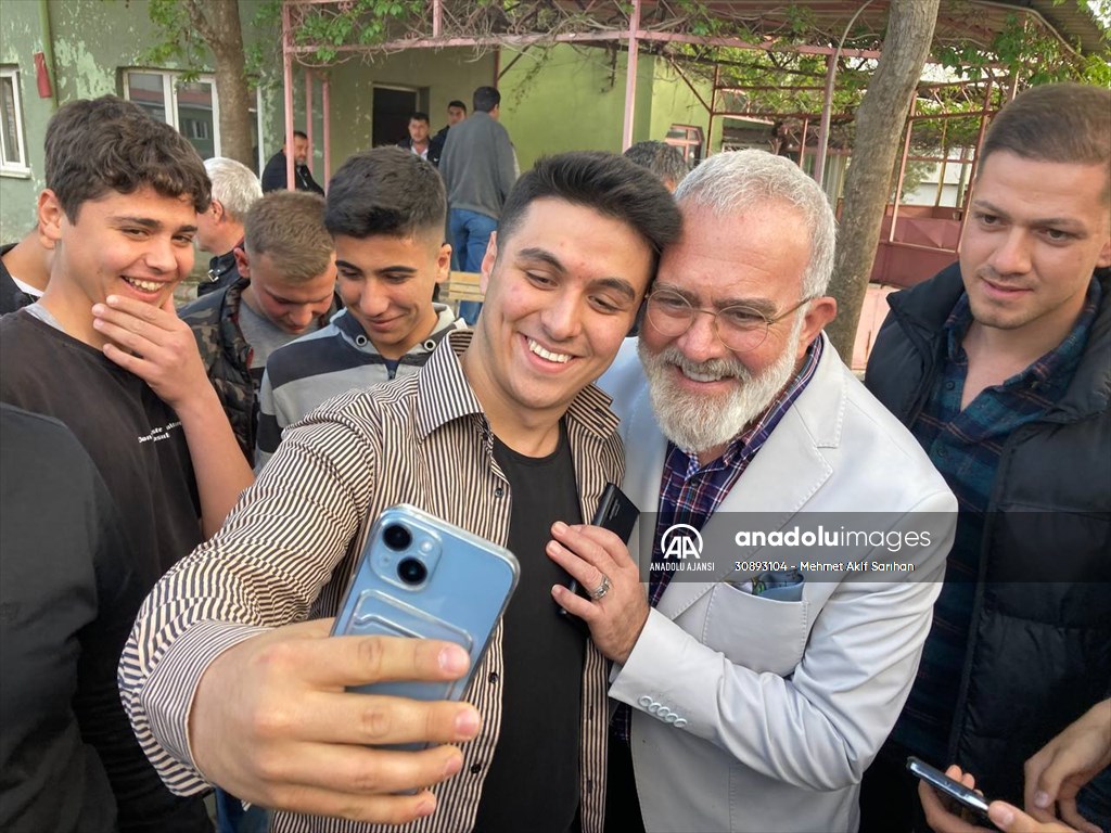 AK Parti Manisa Milletvekili Adayı Yenişehirlioğlu, Alaşehir'de çiftçilerle buluştu