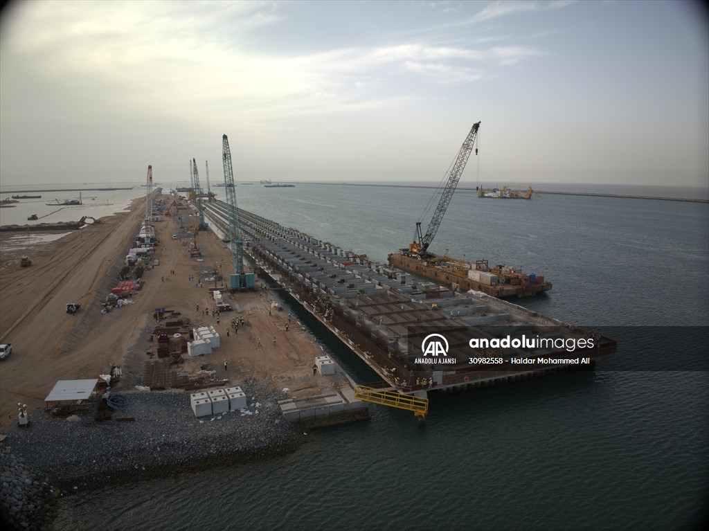 Orta Doğu'nun en büyük limanlarından Irak'taki Büyük Faw'ın inşaat çalışmaları devam ediyor