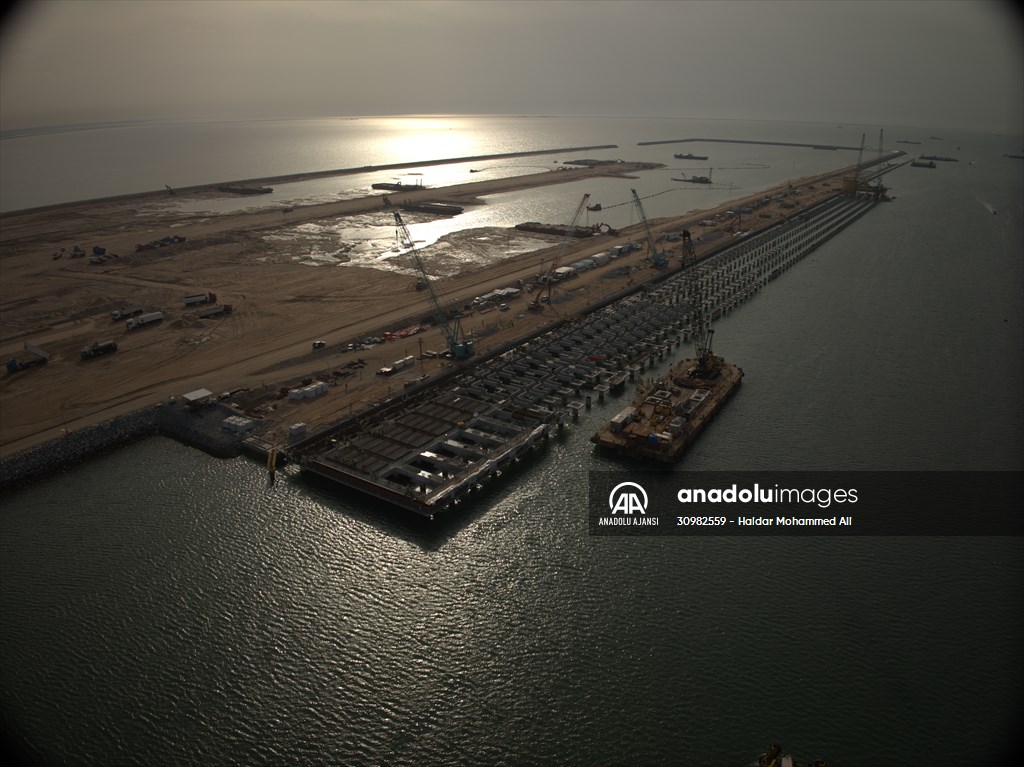Orta Doğu'nun en büyük limanlarından Irak'taki Büyük Faw'ın inşaat çalışmaları devam ediyor