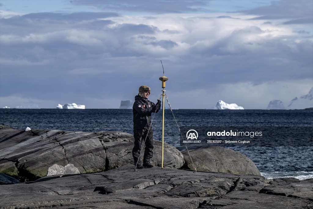 The "mapmakers" of the Antarctic Science Expedition