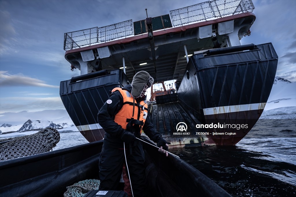 The "mapmakers" of the Antarctic Science Expedition