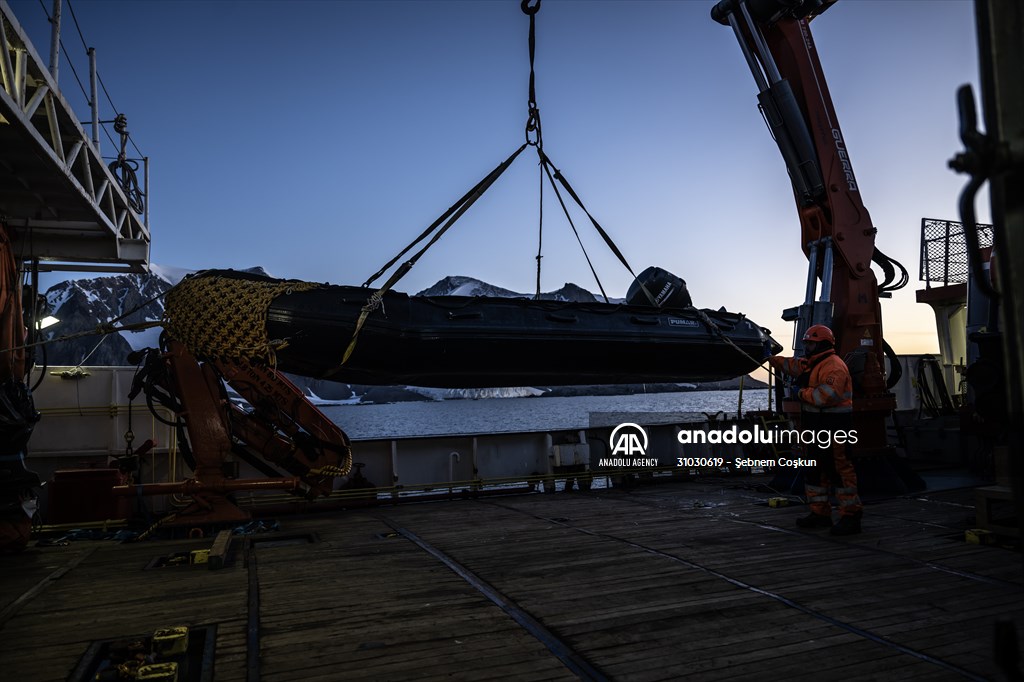 The "mapmakers" of the Antarctic Science Expedition