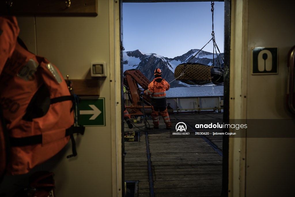 The "mapmakers" of the Antarctic Science Expedition