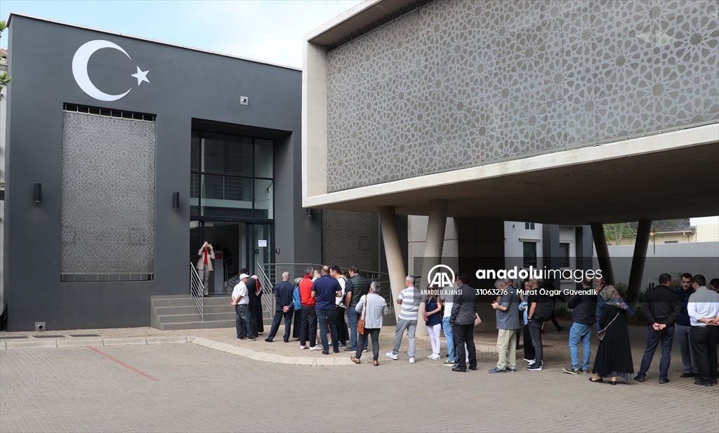 Güney Afrika'da Türkiye'deki 14 Mayıs seçimleri için oy kullanma işlemi başladı