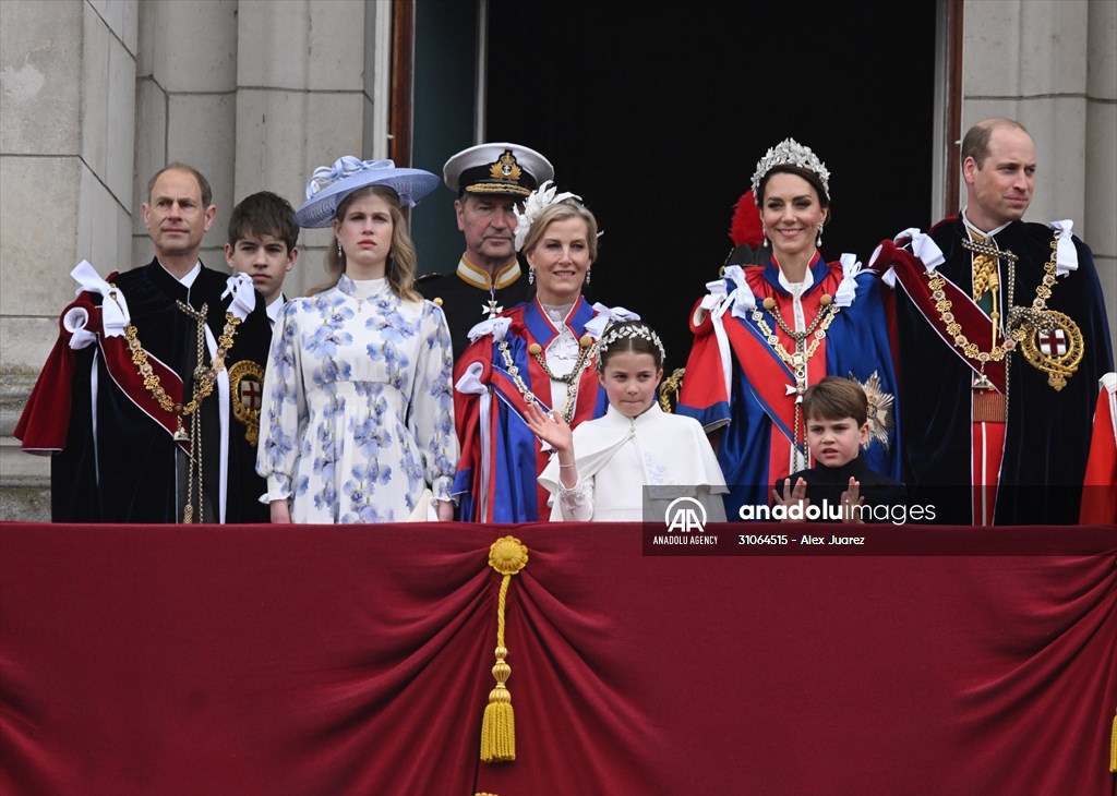 King Charles III and Queen Camilla make first balcony appearance after coronation