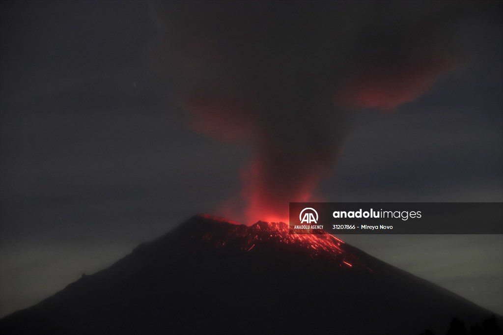 Popocatepetl volcano erupts in Mexico