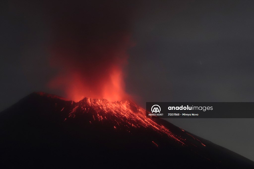 Popocatepetl volcano erupts in Mexico
