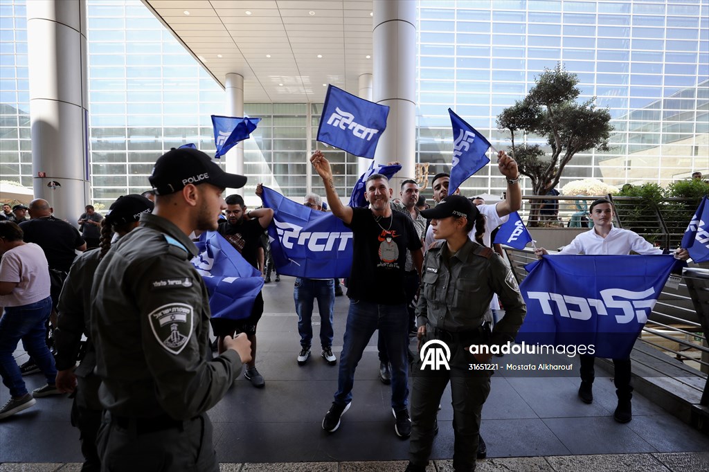 Israel's Knesset passes bill in first reading to limit court powers