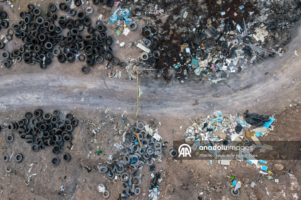 Tons of garbage accumulate at Atacama desert in Chile