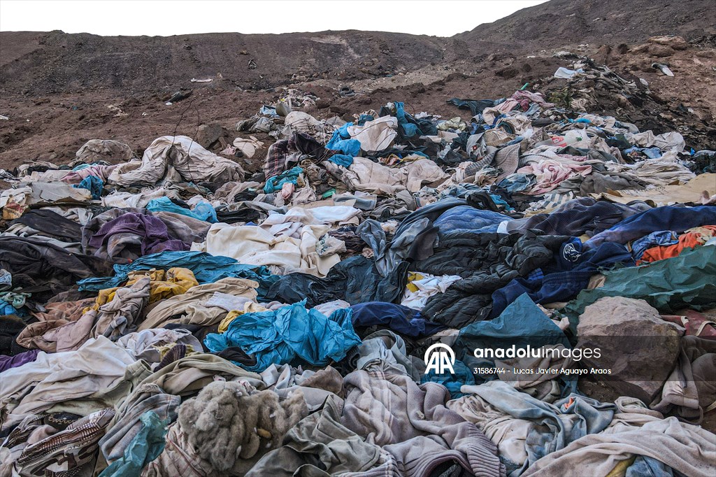 Tons of garbage accumulate at Atacama desert in Chile