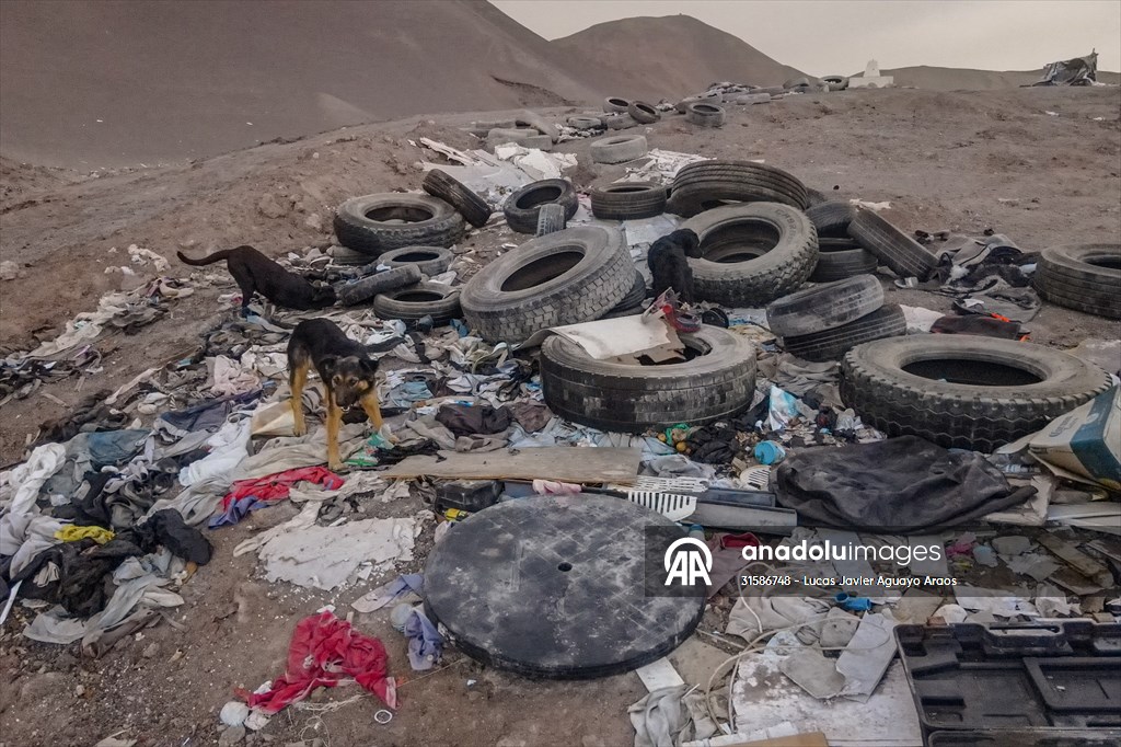 Tons of garbage accumulate at Atacama desert in Chile