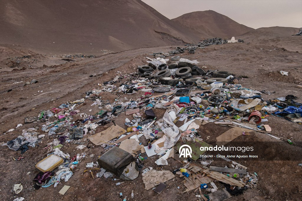 Tons of garbage accumulate at Atacama desert in Chile