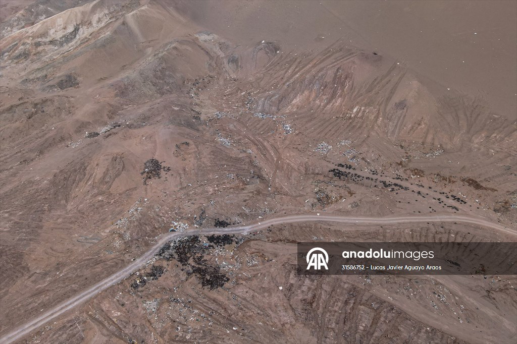 Tons of garbage accumulate at Atacama desert in Chile