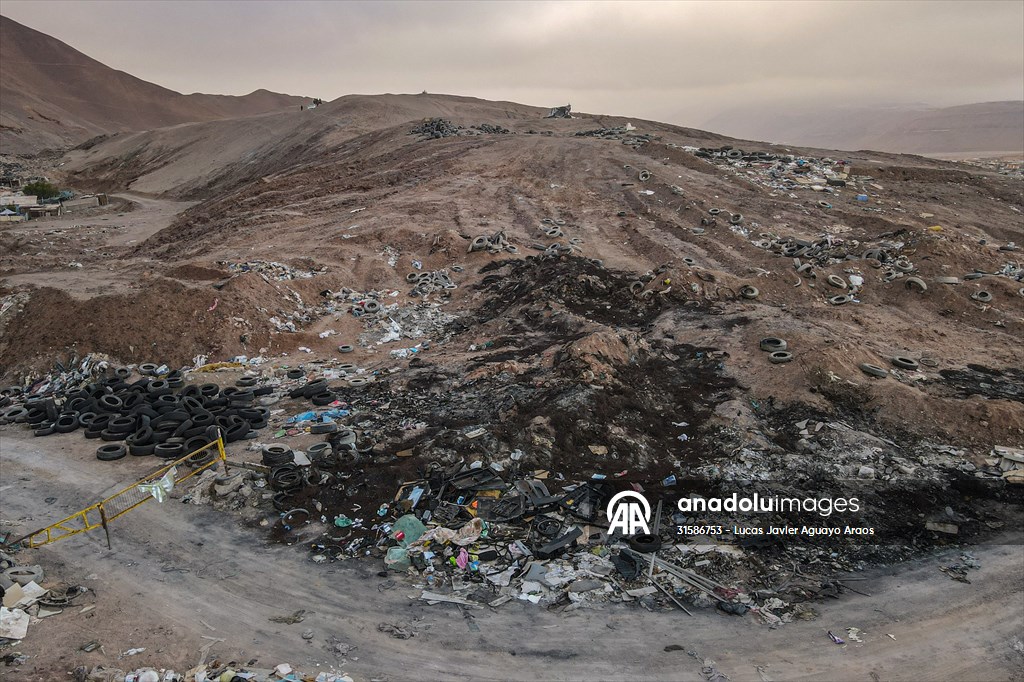 Tons of garbage accumulate at Atacama desert in Chile