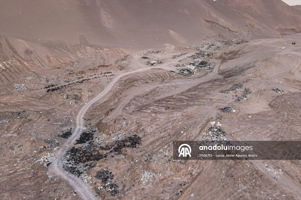 Tons of garbage accumulate at Atacama desert in Chile