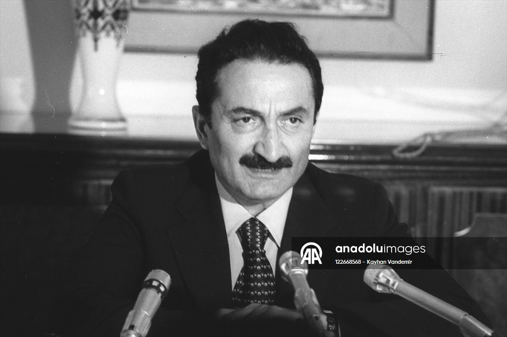 Başbakan Bülent Ecevit