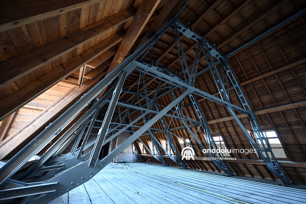 İstanbul'un sembollerinden tarihi Haydarpaşa Garı restorasyonla özgün haline kavuşuyor