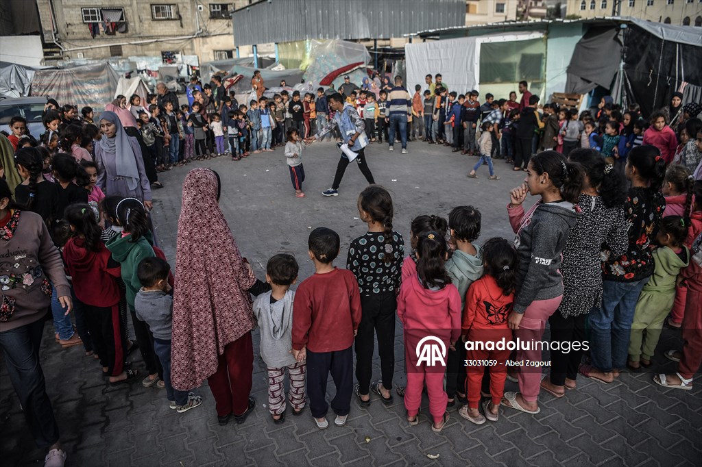 Daily life in Gaza during humanitarian pause