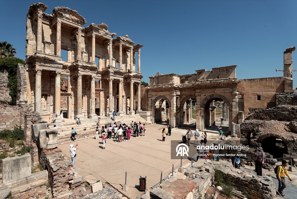 Efes Antik Kenti'nde yer alan Celsus Kütüphanesi