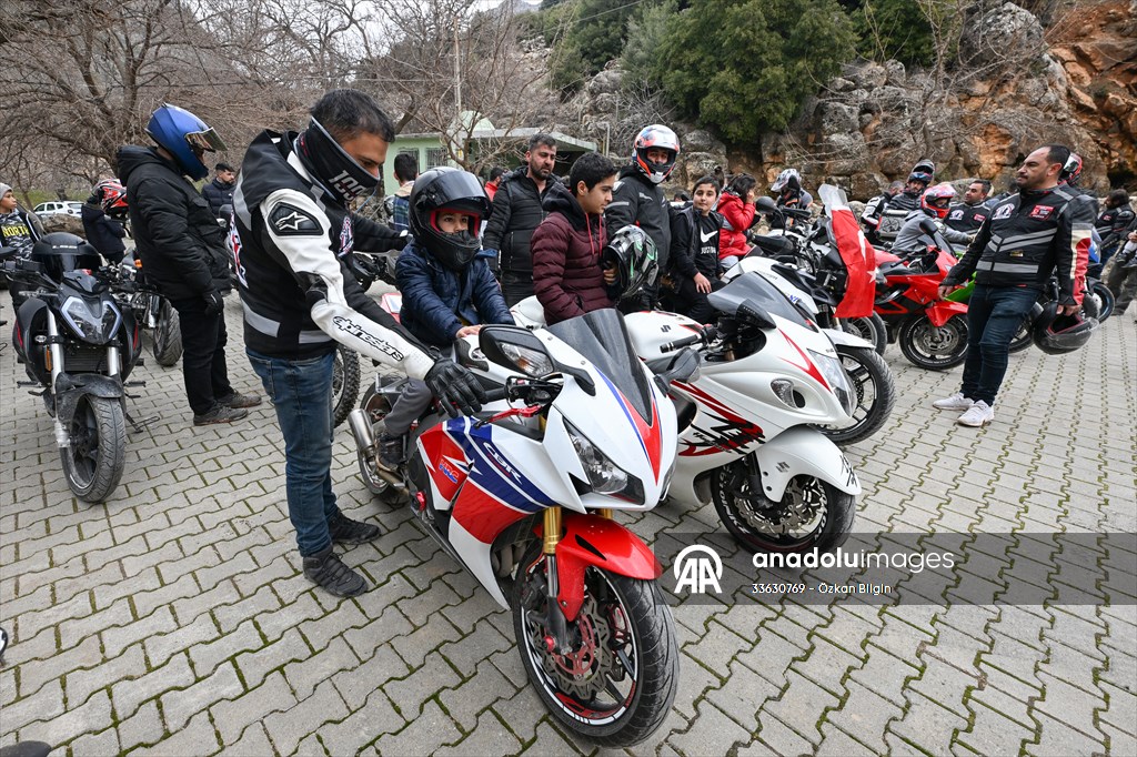 Adiyaman Motorcycle Club visits children of earthquake-stricken village