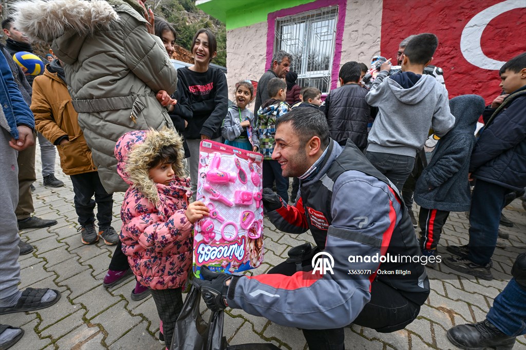 Adiyaman Motorcycle Club visits children of earthquake-stricken village