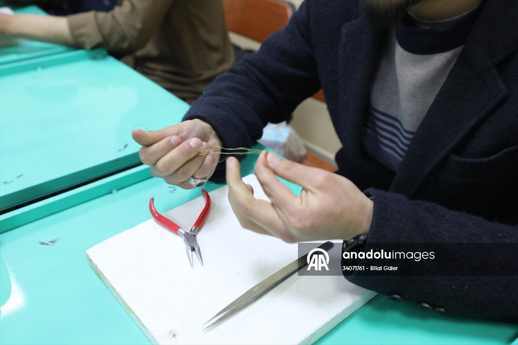 YEE, Afganistan'da işsiz gençlere yönelik takı tasarım ve kuyumculuk kursu düzenliyor