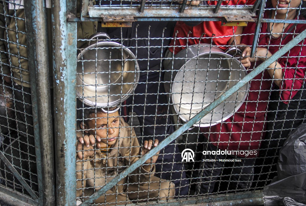 Food distribution in Gaza amid Israeli blockade