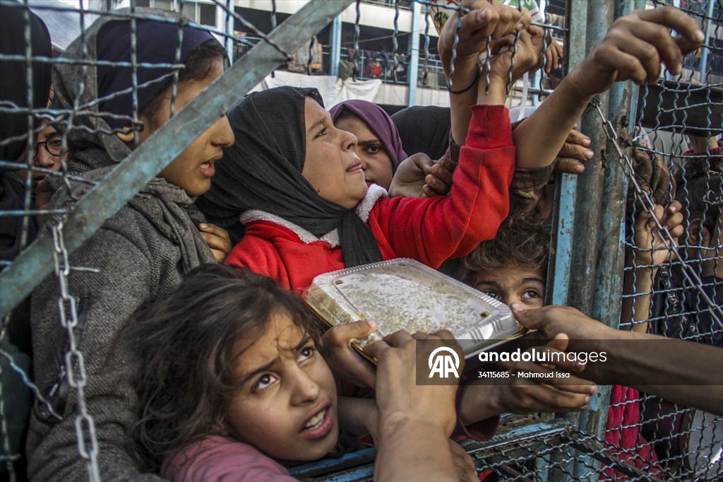 Food distribution in Gaza amid Israeli blockade