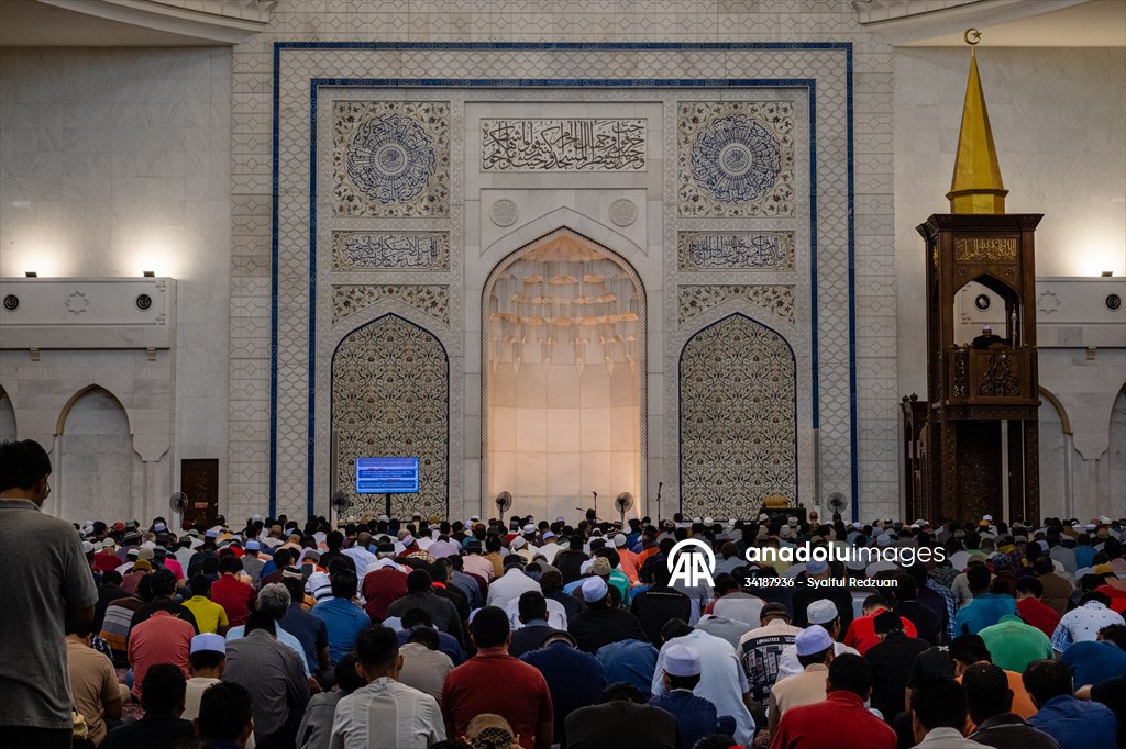 Last Friday prayer during Ramadan in Malaysia | Anadolu Images