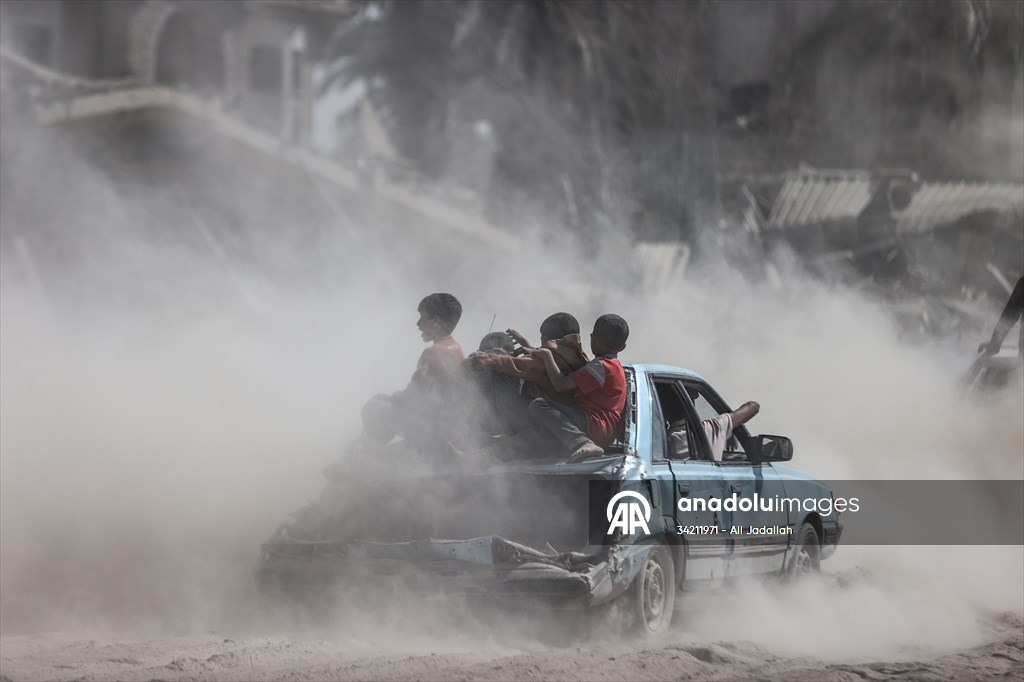 Israeli forces withdraw parts of Khan Yunis, destruction revealed